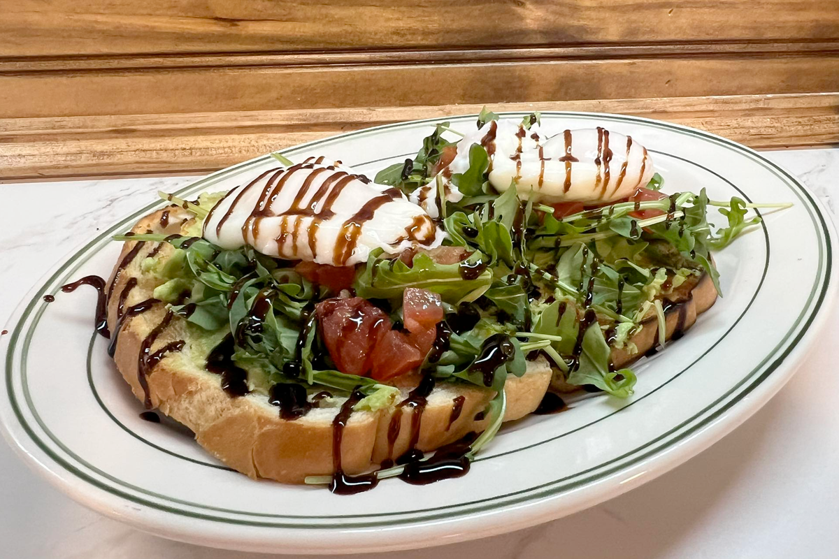 EVERYBODY'S FAVORITE FAMILY RESTAURANT